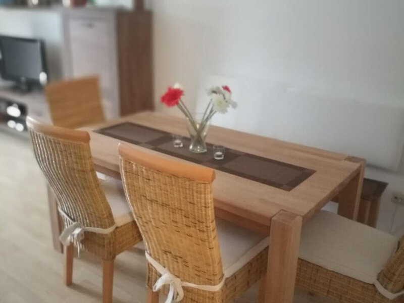 Esstisch im Wohnzimmer